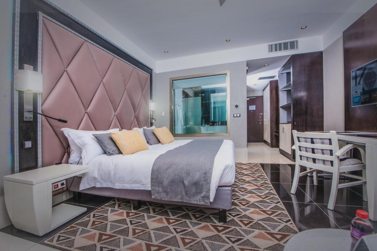 Krystal Palace Douala Exterior photo